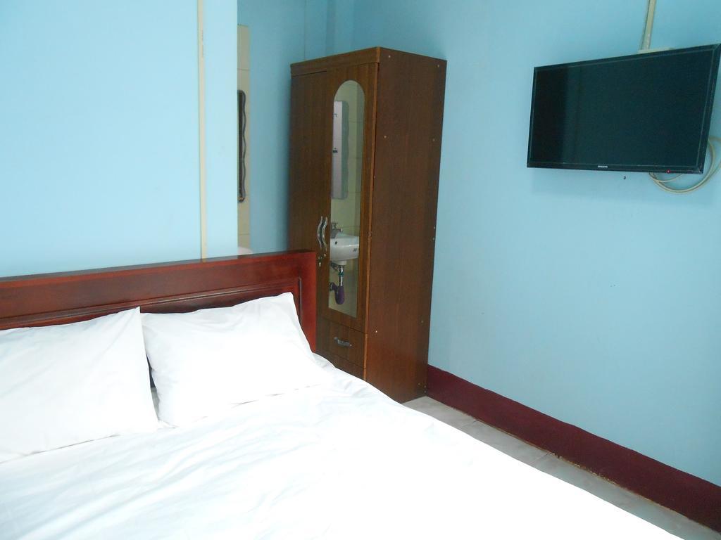 Lucky Backpacker Hostel Vientiane Bilik gambar